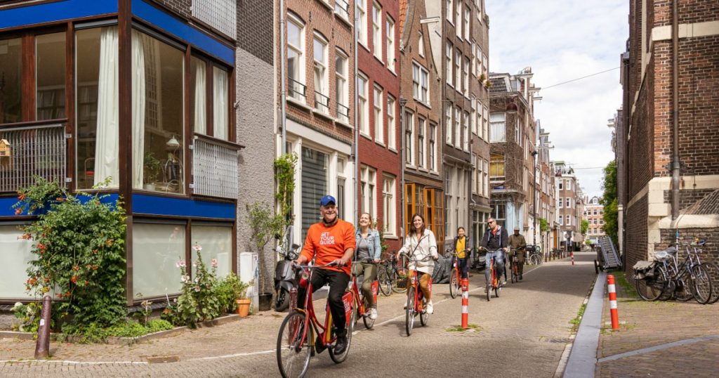 Amsterdam entre Bicicletas, Canais e Coffee shops: Dicas e roteiros tops!