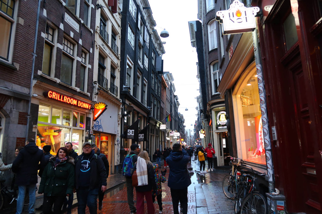 Amsterdam entre Bicicletas, Canais e Coffee shops: Dicas e roteiros tops!