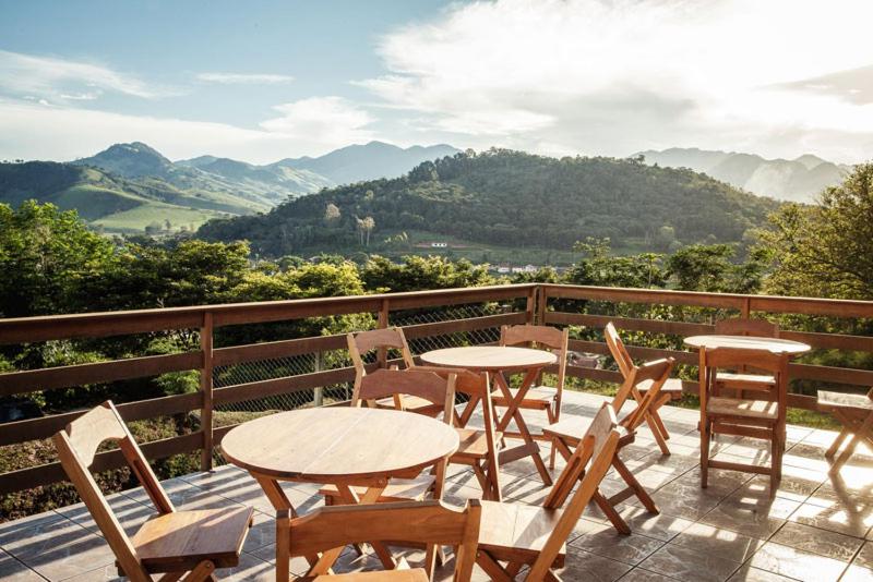 São Bento do Sapucaí - SP, a cidade da Pedra do Baú. Descubra o que fazer e muito mais. Casal São Bento do Sapucaí São Paulo São Bento do Sapucaí - SP, a cidade da Pedra do Baú. Descubra o que fazer e muito mais.