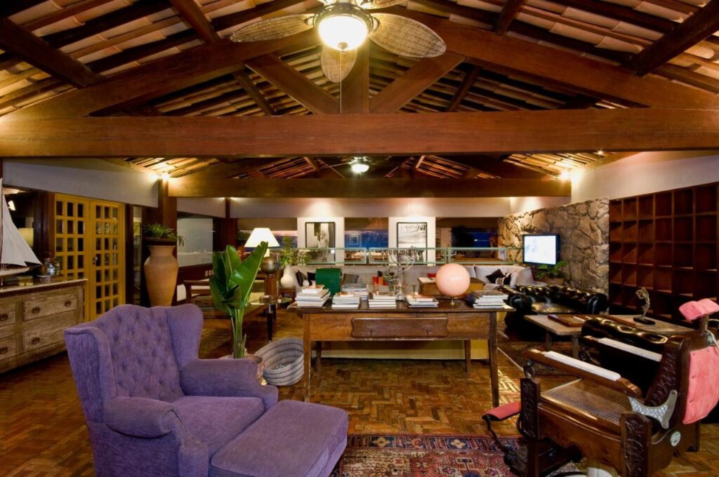 12 Hotéis e Pousadas em Búzios: de opções baratas e boas a luxuosas à beira-mar.