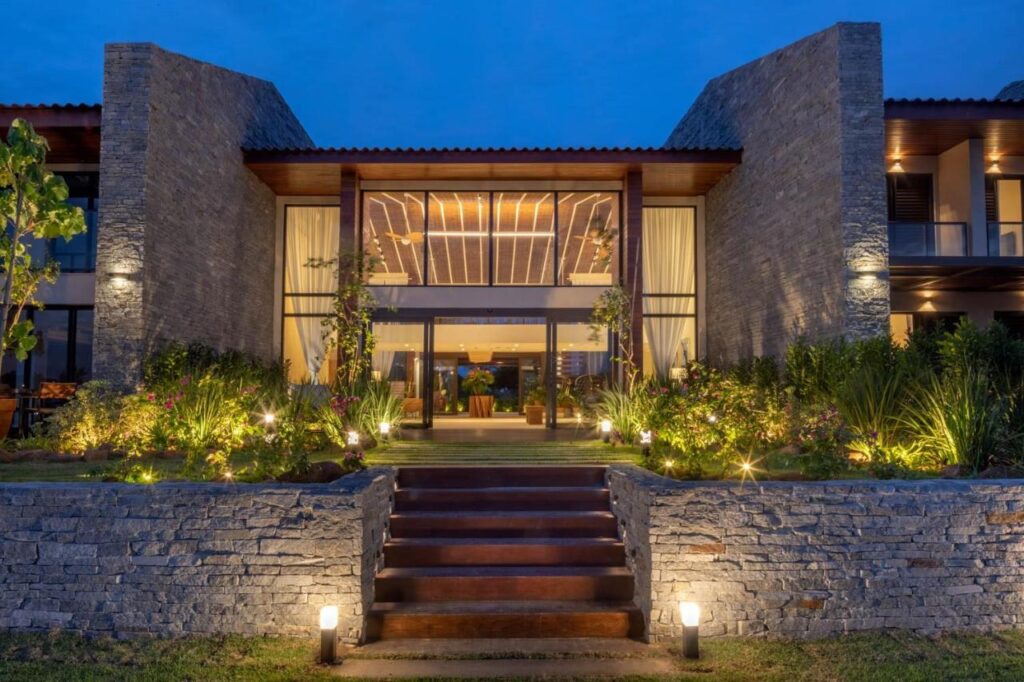 12 Hotéis e Pousadas em Búzios: de opções baratas e boas a luxuosas à beira-mar.