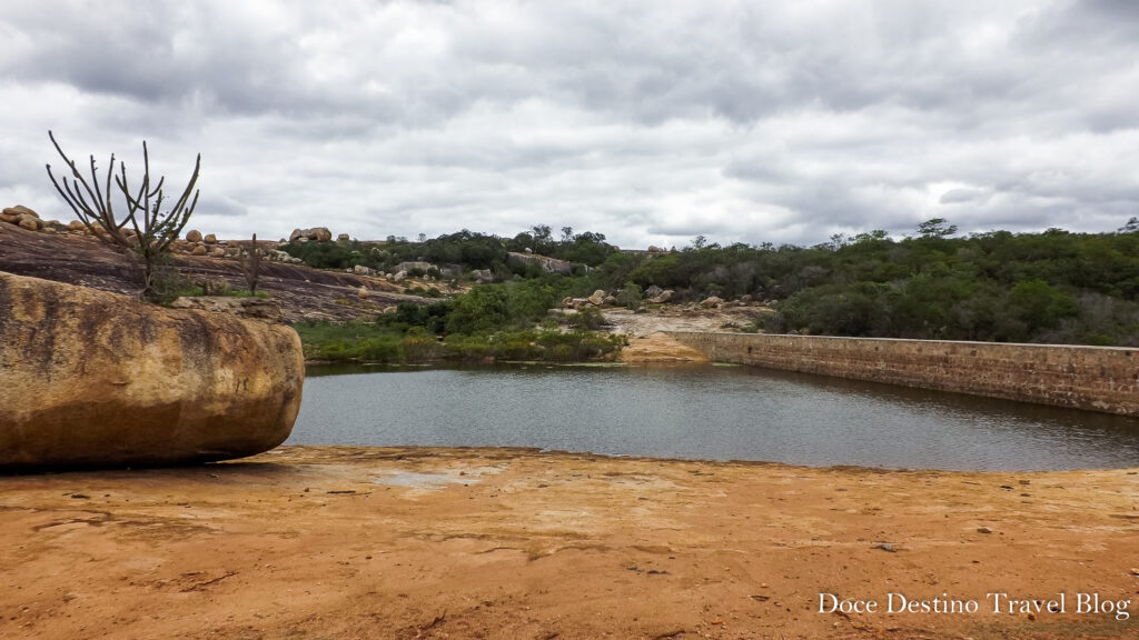 O passeio para Cabaceiras e o Lajedo de Pai Mateus, na Paraíba vale a pena? Nordeste Paraíba Roliúde Nordestina O passeio para Cabaceiras e o Lajedo de Pai Mateus, na Paraíba vale a pena?