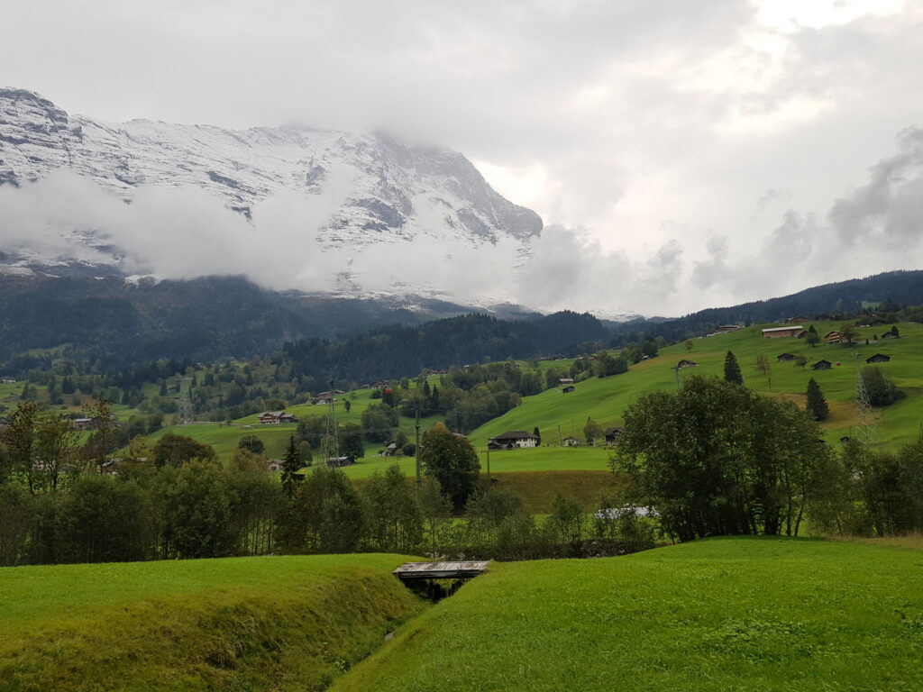 Conheça Grindelwald na Suíça, uma das minhas vilas prediletas.