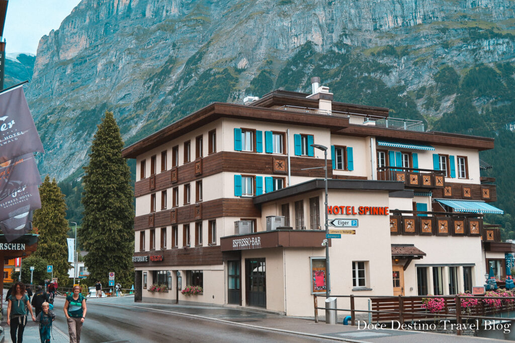 Conheça Grindelwald na Suíça, uma das minhas vilas prediletas.